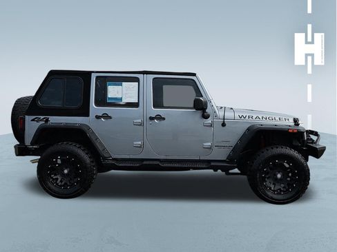 Used 2013 Jeep Wrangler Unlimited Sport image 2