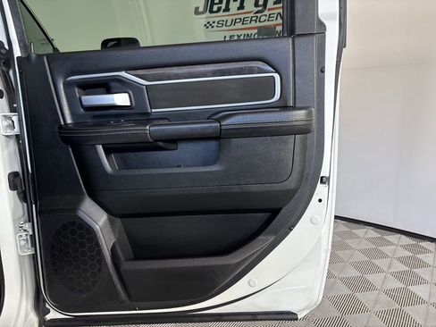 Used 2024 RAM 3500 Big Horn image 25