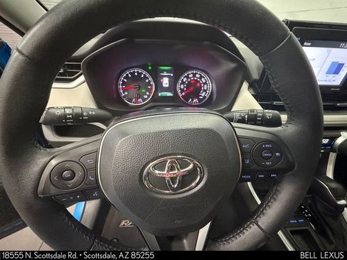 Used 2021 Toyota RAV4 XLE Premium FWD image 31