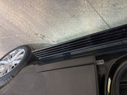 Certified 2021 Chevrolet Tahoe High Country w/ Premium Package image 16