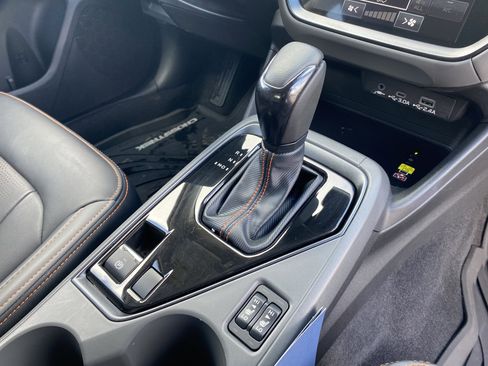 Used 2025 Subaru Crosstrek 2.5i Limited w/ Crosstrek Mirror Package image 16