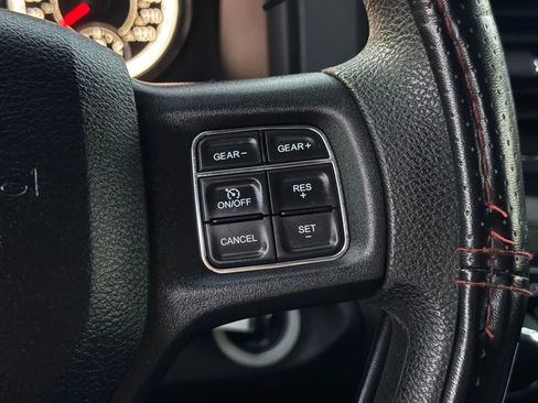 Used 2017 RAM 1500 Express image 33