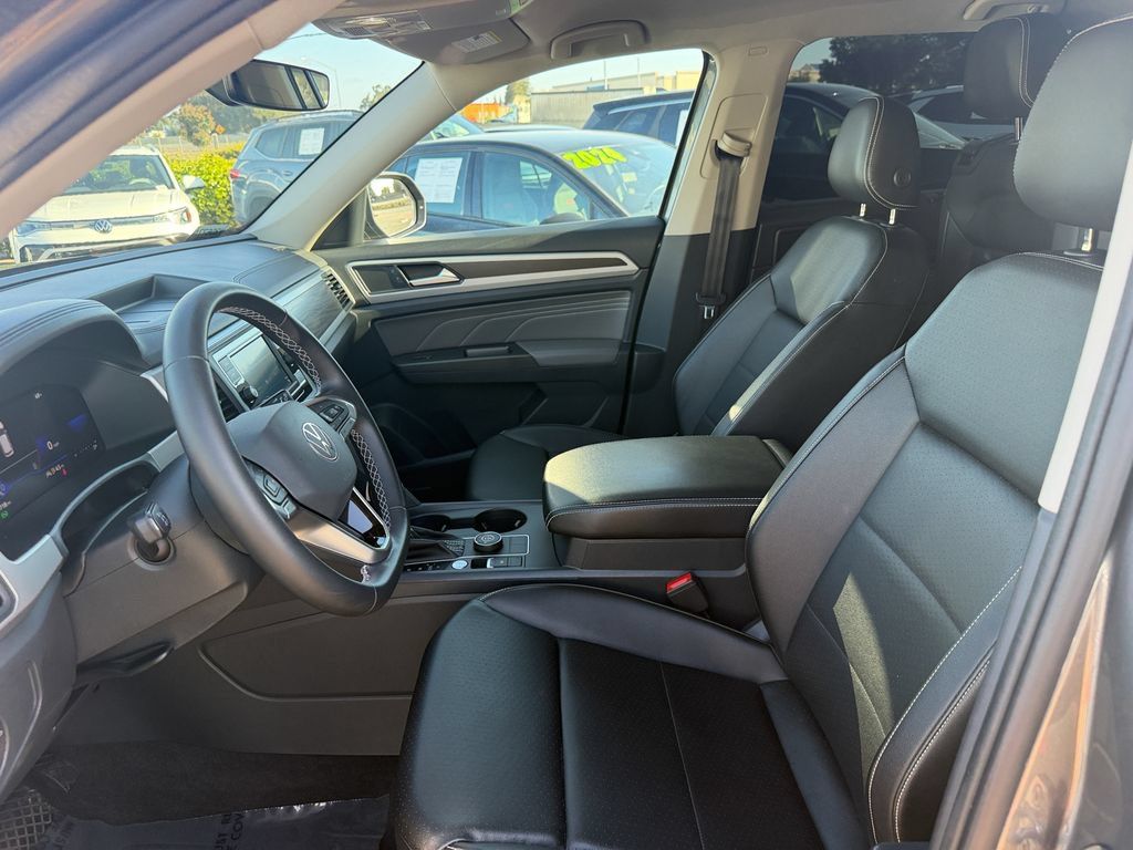 Used 2023 Volkswagen Atlas SE AWD/4WD image 12