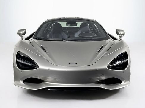 Used 2025 McLaren 750S RWD image 8