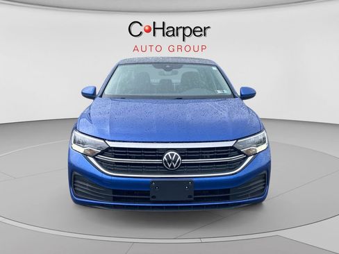 Used 2024 Volkswagen Jetta SE FWD image 8