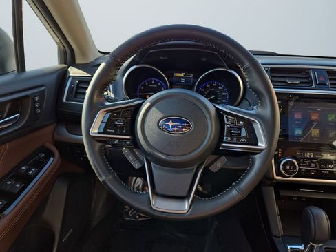 Used 2018 Subaru Outback 2.5i Touring image 12