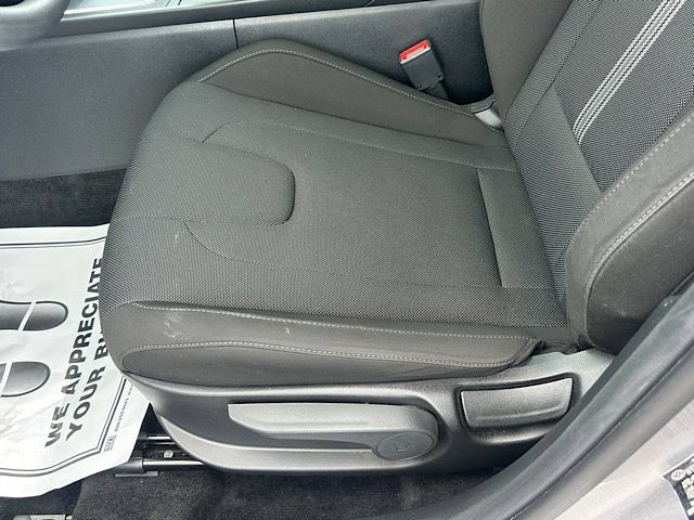 Certified 2024 Hyundai Elantra SE FWD image 21