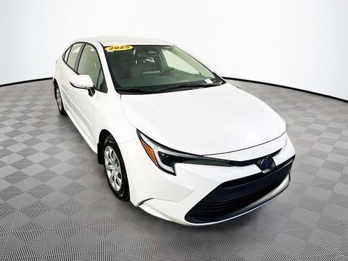 Used 2025 Toyota Corolla Hybrid Sedan FWD image 3