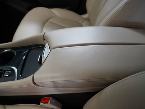 Used 2018 Buick Envision Essence image 23