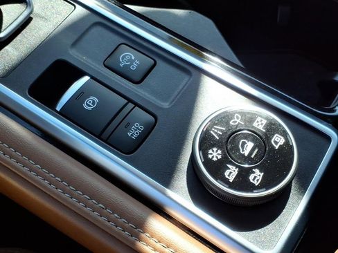 Certified 2023 Nissan Pathfinder Platinum AWD/4WD image 23