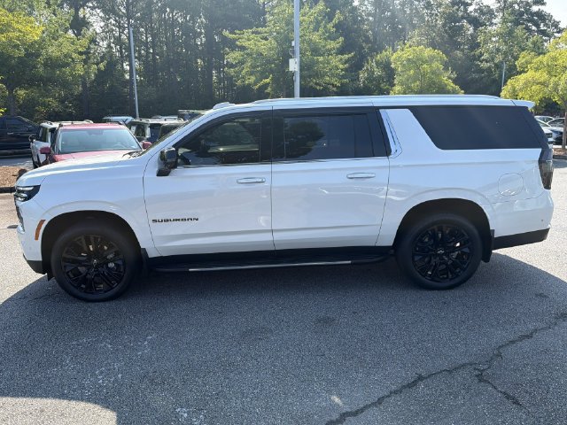 Used 2025 Chevrolet Suburban Premier AWD/4WD image 4