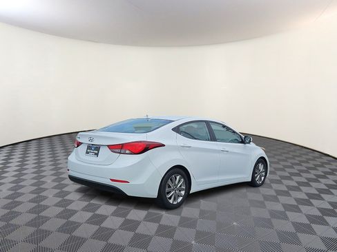 Used 2015 Hyundai Elantra SE w/ Option Group 02 FWD image 6