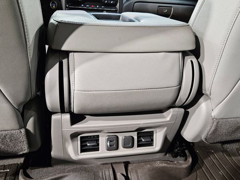 Used 2021 GMC Sierra 1500 SLT AWD/4WD image 34