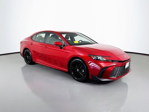 Used 2025 Toyota Camry SE FWD image 10