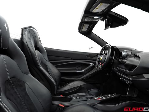 Used 2022 Ferrari F8 Tributo RWD image 39