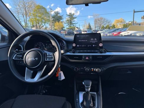 Used 2023 Kia Forte LXS w/ LXS Technology Package FWD image 16
