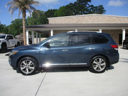 Used 2014 Nissan Pathfinder Platinum w/ Platinum Premium Package AWD/4WD image 1