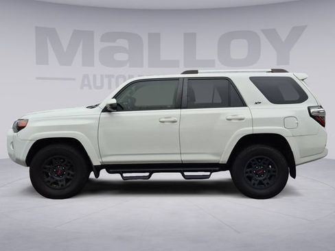 Used 2019 Toyota 4Runner SR5 AWD/4WD image 2