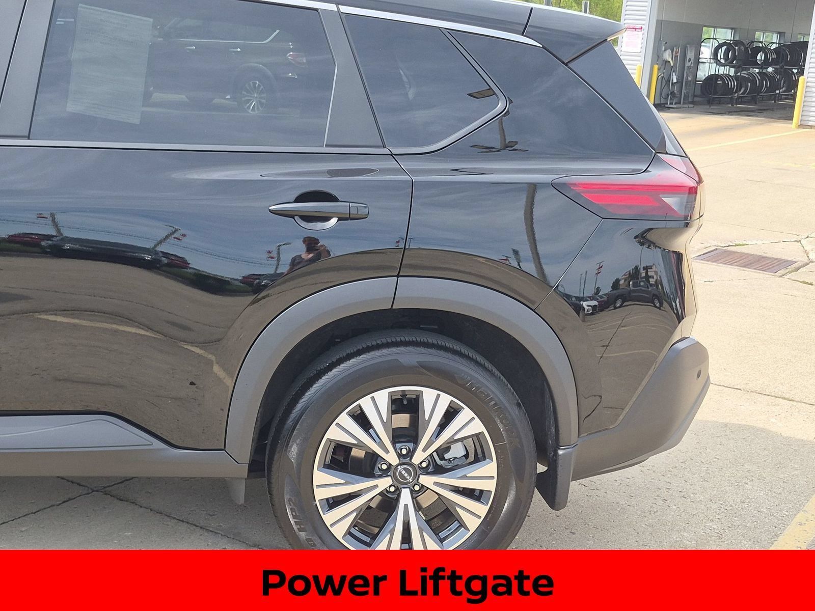 Certified 2023 Nissan Rogue SV w/ SV Premium B Package AWD/4WD image 17