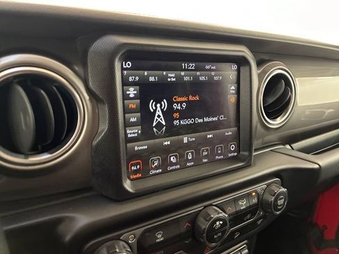 Used 2020 Jeep Wrangler Unlimited Sahara w/ Uconnect 4C Nav & Sound Group AWD/4WD image 26