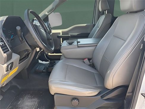 Used 2017 Ford F550 2WD Regular Cab Super Duty image 16