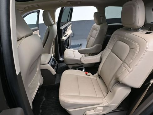 Used 2022 Lincoln Aviator Reserve w/ Elements Package Plus AWD/4WD image 40
