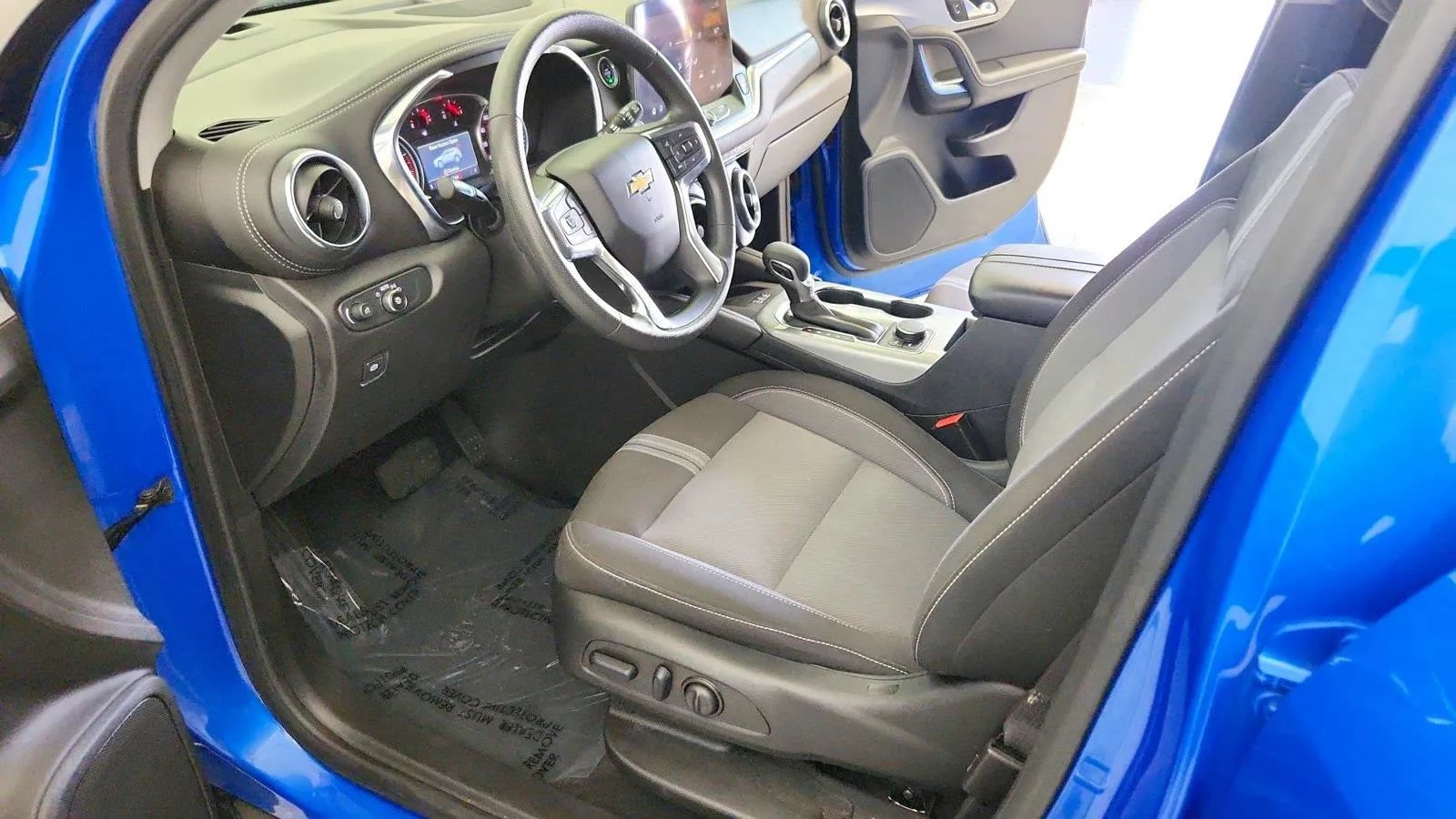 Used 2024 Chevrolet Blazer LT w/ Convenience Package FWD image 14