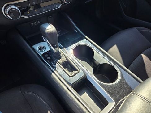 Used 2024 Nissan Altima 2.5 SV FWD image 18