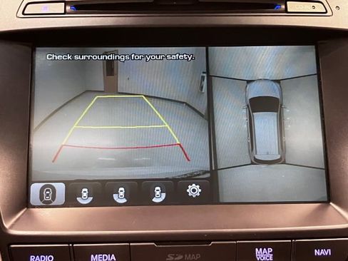 Used 2017 Hyundai Santa Fe Limited image 29