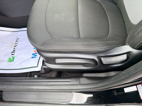 Used 2018 Kia Soul + FWD image 11