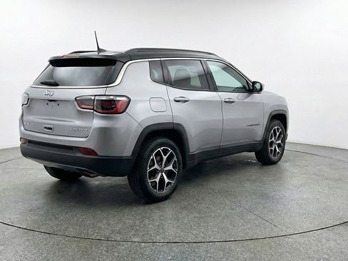 Used 2025 Jeep Compass Limited AWD/4WD image 9