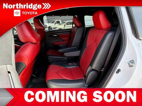 Used 2023 Toyota Highlander XSE image 7
