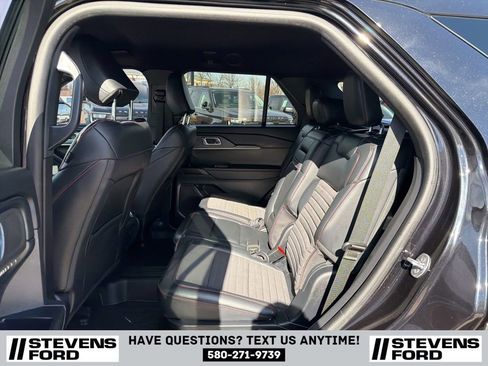 Used 2025 Ford Explorer ST-Line image 31