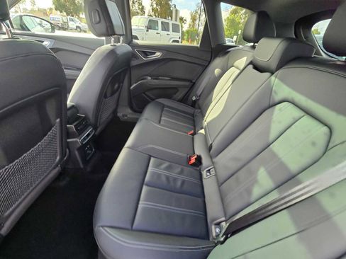 Used 2025 Audi Q4 e-tron Premium Plus w/ Premium Plus image 21