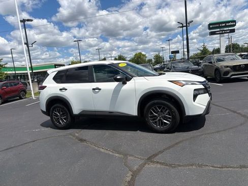 Used 2024 Nissan Rogue S AWD/4WD image 3
