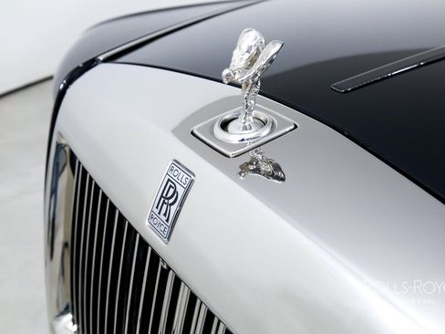 Used 2018 Rolls-Royce Phantom Sedan RWD image 48