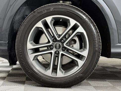 Certified 2025 Audi Q5 Premium w/ Convenience Package image 11