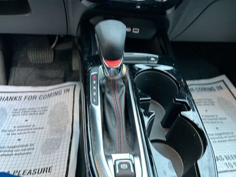 Used 2024 Chevrolet Trax RS w/ Sunroof Package FWD image 19