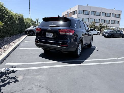 Used 2016 Kia Sorento LX w/ LX Convenience Package FWD image 8