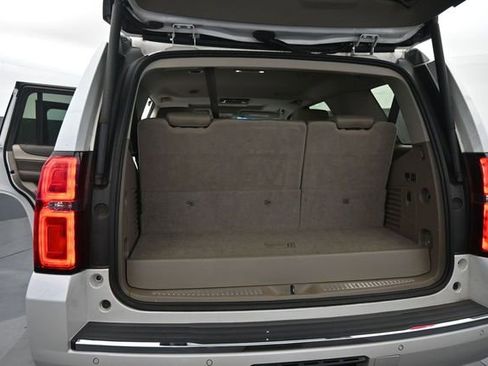 Used 2019 Chevrolet Tahoe Premier RWD image 8
