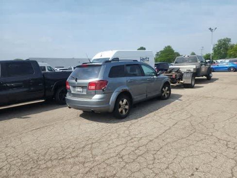 Used 2010 Dodge Journey SXT w/ Flexible Seating Group FWD image 15