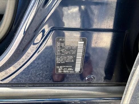 Used 2017 INFINITI QX80 2WD w/ Driver Assistance Package image 4