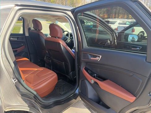 Used 2019 Ford Edge Titanium w/ Equipment Group 301A image 33