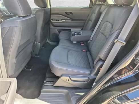 Used 2024 Nissan Pathfinder SV AWD/4WD image 19