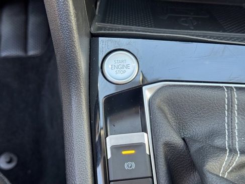 Used 2024 Volkswagen Taos SE image 22