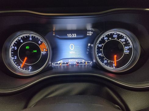 Used 2019 Jeep Cherokee Limited FWD image 23