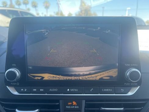 Used 2024 Nissan Altima 2.5 SV FWD image 17
