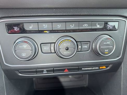 Used 2021 Volkswagen Atlas SE image 21