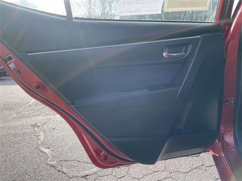 Used 2018 Toyota Corolla LE image 16