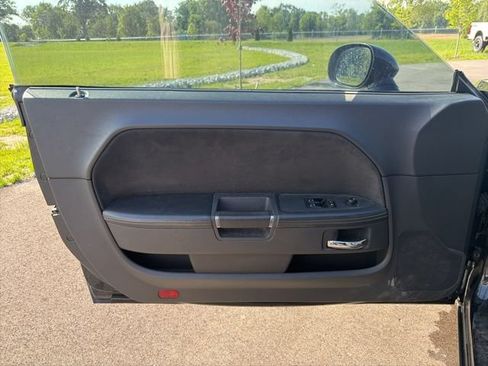 Used 2009 Dodge Challenger SRT8 RWD image 15